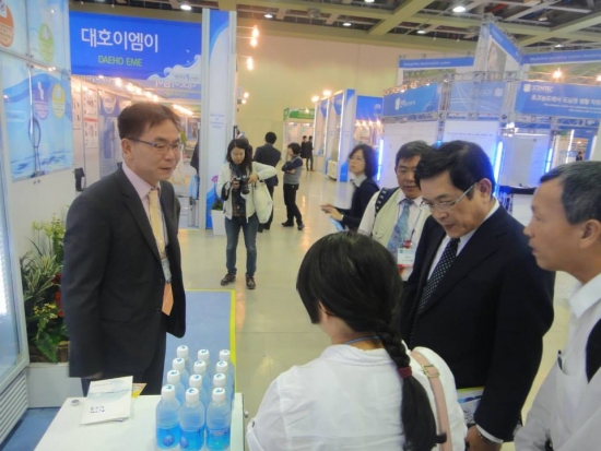 與水利署長參觀2013韓國大邱水博覽會 與水利署長參觀2013韓國大邱水博覽會
