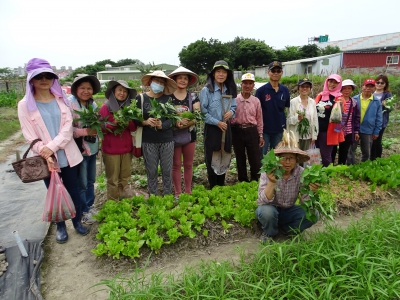 行動身影照片 科學城社區大學 城市農夫打造食農友善田園 行動身影照片 科學城社區大學 城市農夫打造食農友善田園